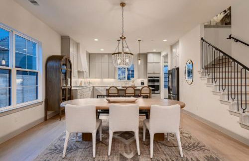 Stunning home - walk to square & heated pool - Foto 10