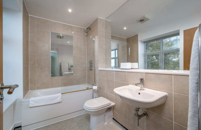 Stunning 3BD Flat, Parking, Sleeps Six, Near Park - Foto 12