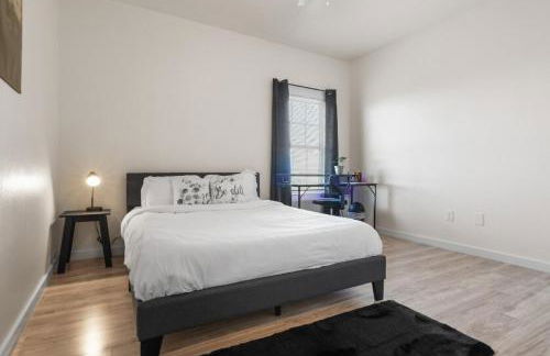 The WorkNest Stylish Stay w Desk & Fast Wi-Fi - Foto 9