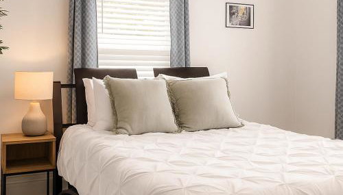 Hospitals Manito Park Huckleberrys Market - Foto 3