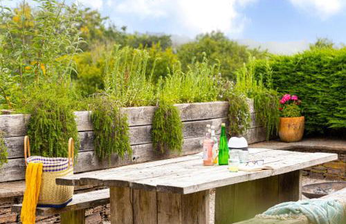 Rocket House - Large family home perched above the river - Foto 5