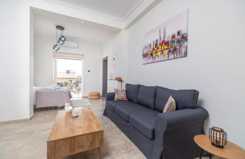 Entire, spacious, spotless apartment, in Ilioupoli, Greece - Foto 1