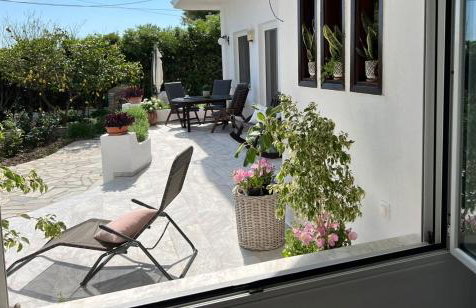 Sea front house & garden, Oropos - Foto 28