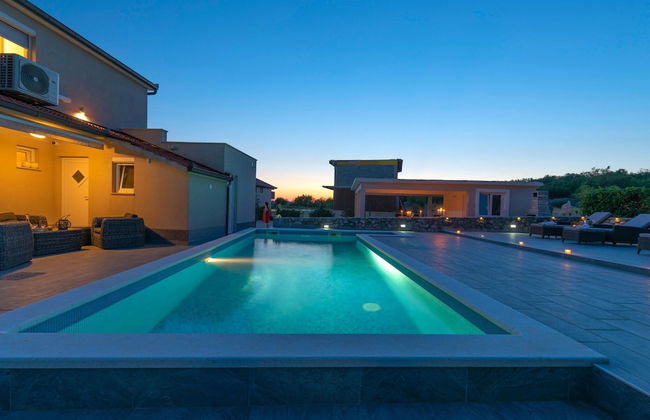 Villa in Ugljane With Private Pool - Foto 23