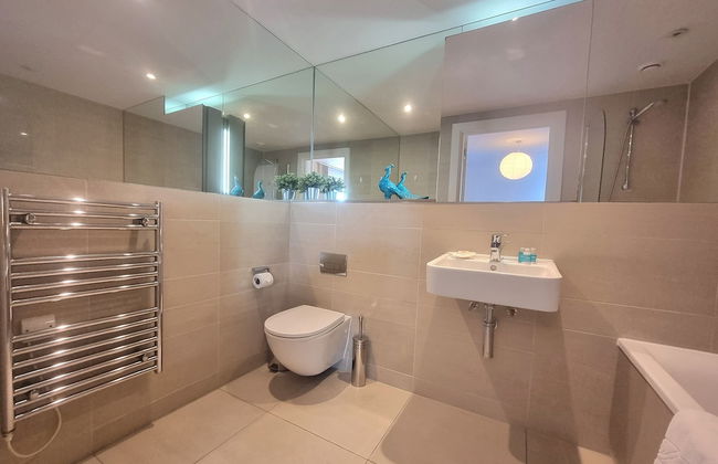 2-bed 2-bath Greenwich Apartment with balcony & lift - Foto 52