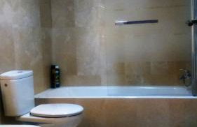 Beautiful 3 bed, 2 bath modern apartment - Foto 13