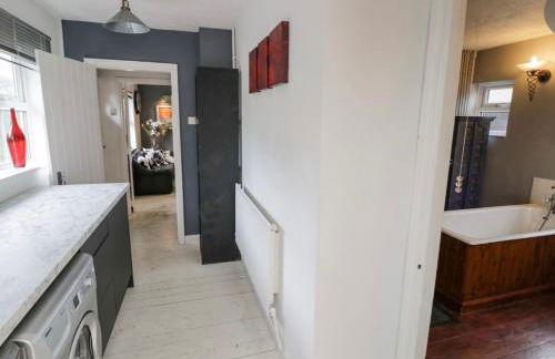 Lovely Comfortable 3 Bed Home, near Worcester - Photo 9