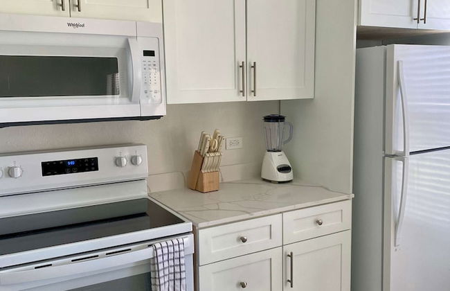 Oceanfront Condo on Seven Mile Beach - Photo 6