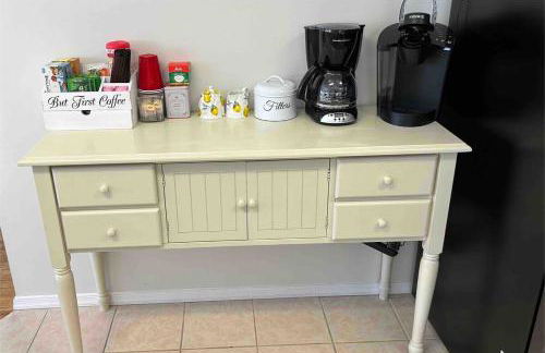 Bayview Coastal Home - Steps to Shore & Free Parking - Foto 9