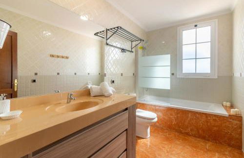 Villa Veneguera + Seaview + Pool + Garden - Foto 29