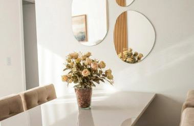 Apartamento novo com piscina 2 quartos self check-in perto do shopping - Foto 17