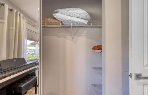 10 sleeps 3bd 2bth house Hot tub free parking - Foto 3