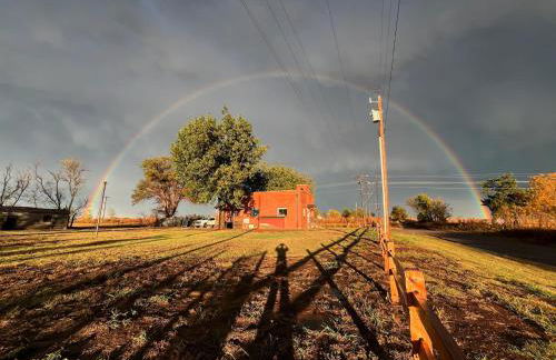 Hot Tub, 5BR2BTH in Guthrie, OK- Near EdmondOKC - Photo 40