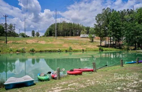 Charming Waterfront Cottage Getaway - Foto 8