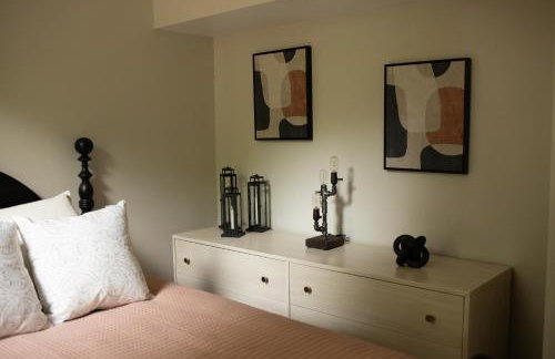 Bell Tower Suite Private Riverfront Stay Near Charleston WV - Foto 13