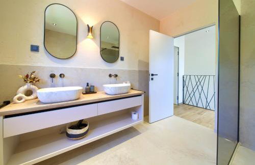 Villa Viverum with heated salt water pool - Photo 14