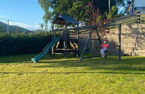 Rostrevor Valley 6-Br Sleeps 20 w Hot Tub & View - Photo 7