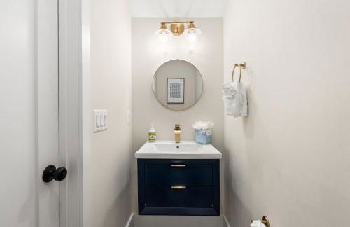 5-Bedroom Home with 2 Kitchens & Rooftop Deck, U Street and Shaw - Foto 31