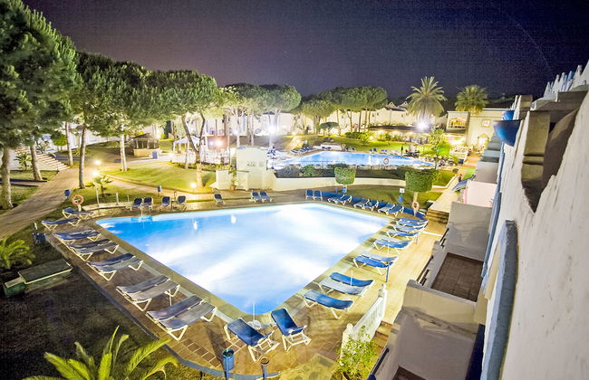 2 bedroom Apartment in Marbella with swimming pool and garden - Photo 22