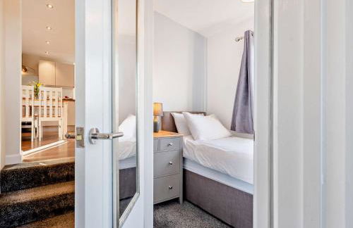 2 Bed in Llwyncelyn 94044 - Photo 10