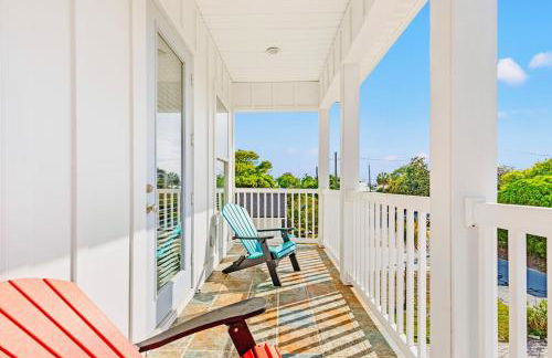 Lion of the Beach - Photo 26