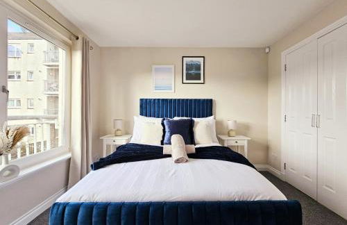 Modern 5 Bedroom Townhouse with Free Parking - Foto 32