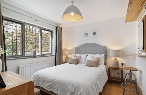 Oaktree Lodge - Luxury Cottage, Hot Tub, Sea Views - Foto 34