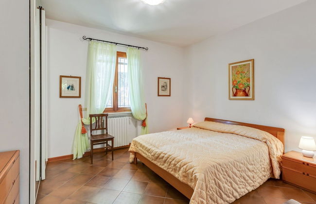 Villa in Torri del Benaco With Private Pool - Photo 2