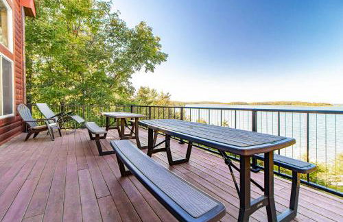 Spacious Leech Lake Home on 2 Private Acres, 200' of lake shore 15 Minutes to Walker with boat lift, dock, swimming, fire pit - Foto 49