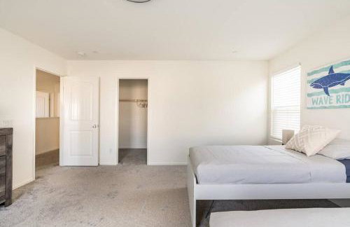 Spacious Modern Home in Sierra Lakes Fontana - Photo 20