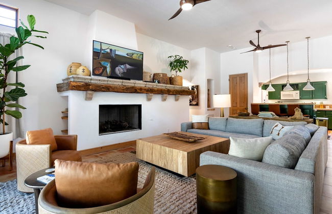 LUX - Historic Tennis Club Enclave - King Beds - Foto 10