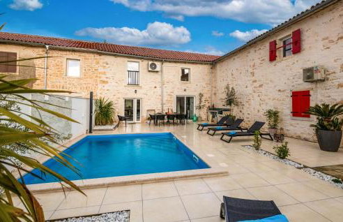 Lovely Home In Vidulini With Kitchen - Photo 9