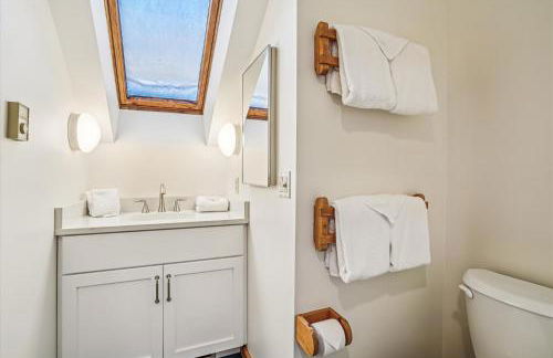 Highridge B20 Spectacular Top Floor Two Bedroom with Loft Condo with Scenic Views and Sports Center - Foto 57