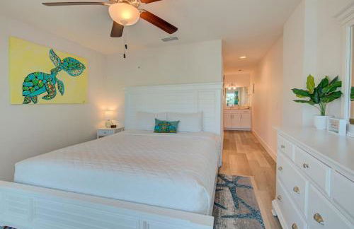 Sunset Dreams 304 Modern Madeira Beach Condo Heated Pool & Walk to Beach - Foto 6