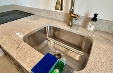 Boho Bliss Downtown Apartment in Historic Pilot Mountain - Foto 22