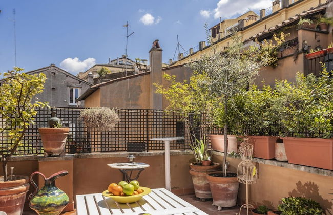 Chiara in Pantheon Apartment With Terrace - Photo 11