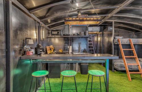 Underground Bunker - Photo 20