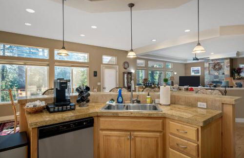 Cozy foothills home - Photo 20