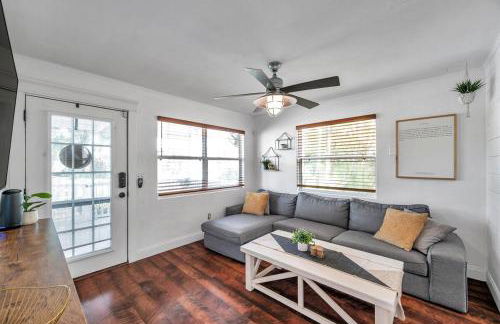 Close to downtown& beach- pool, porch, fenced yard - Foto 14