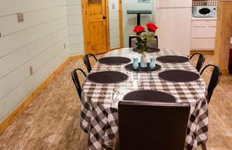 Southern Comfort Retreat with a private hot tub - Foto 15