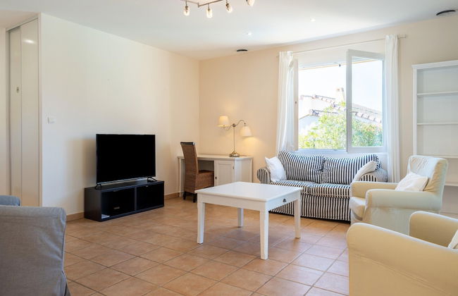 Villa in Montbrun With Pool and Mountain Views - Photo 14