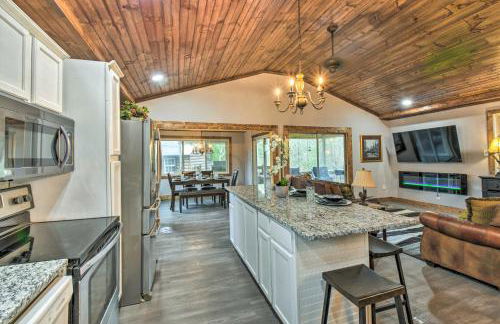 Otto Home with Fire Pit, Tree House and Hot Tub! - Foto 13