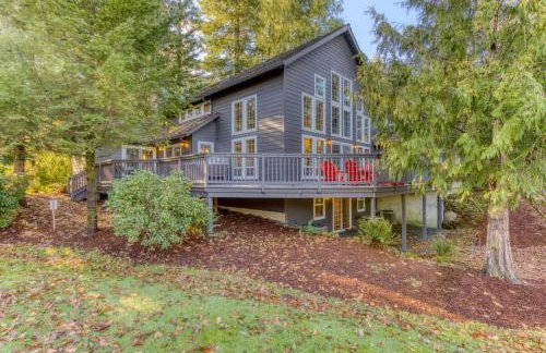 Lazy Bear Lodge · Spacious 6BR Lodge with Chef's Kitchen, Hot Tub, Golf Views and more - Foto 1