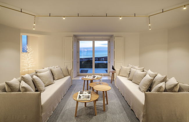 Seaview Castle by Cadenzalux - Photo 7