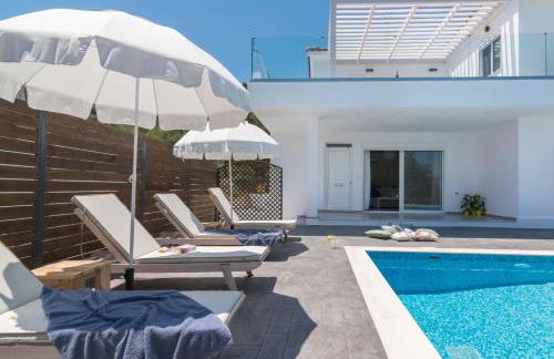 Maridenia Villa - Family Escape with Private Pool, by ZanteWize - Foto 32