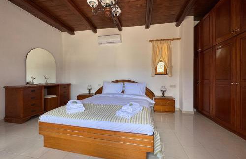 Stone Heaven Villa -Poolside BBQ & Fresh Herbs - Photo 46