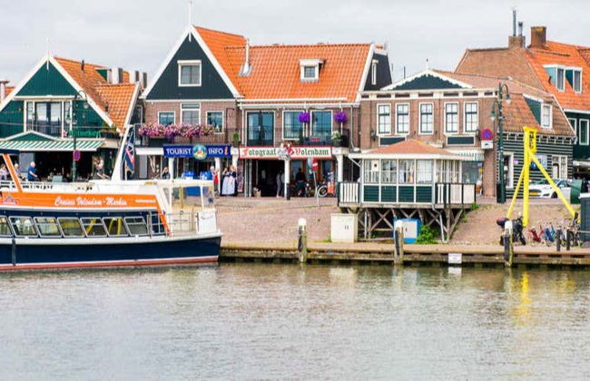 Ferry to Volendam - Photo 1