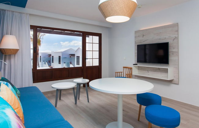 R2 Bahía Kontiki Beach Apartments - Photo 30