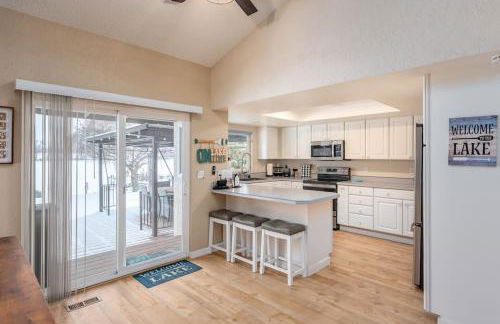 Edgewater Paradise HotTub Private Dock & Game Room - Foto 27