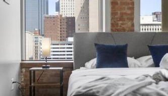 Stunning Downtown Apartment with Pool, Laundry, Parking - Foto 5